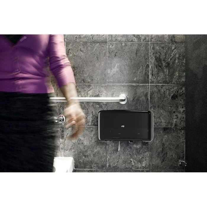 Tork Toilettenpapierspender Elevation, 555508, T2, Kunststoff, Für 2 Mini Jumbo Rollen, Schwarz 2 Tork Toilettenpapierspender Elevation, 555508, T2, Kunststoff, Für 2 Mini Jumbo Rollen, Schwarz – Bild 2