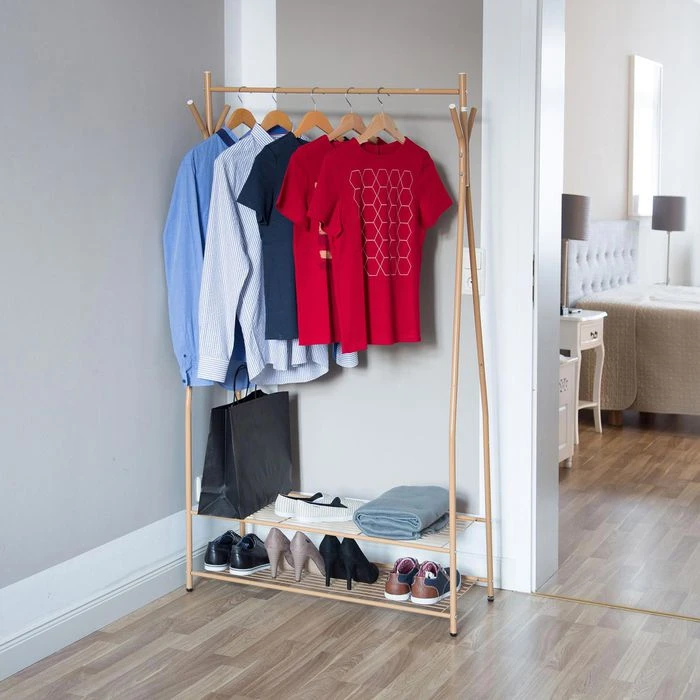 Relaxdays Garderobenständer Sandra, 10020565, Mit 2 Ablagen & 4 Haken, Metall, Hellbraun 3 Relaxdays Garderobenständer Sandra, 10020565, Mit 2 Ablagen & 4 Haken, Metall, Hellbraun – Bild 3